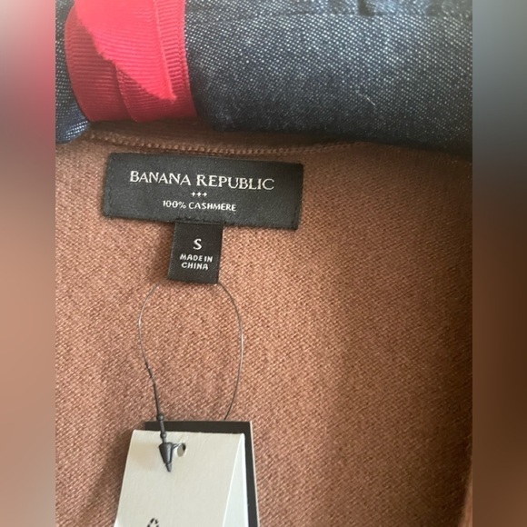 - New- Banana Republic Soft Luxe Cashmere cardigan 🪴price is firm🪴 - Picture 5 of 5